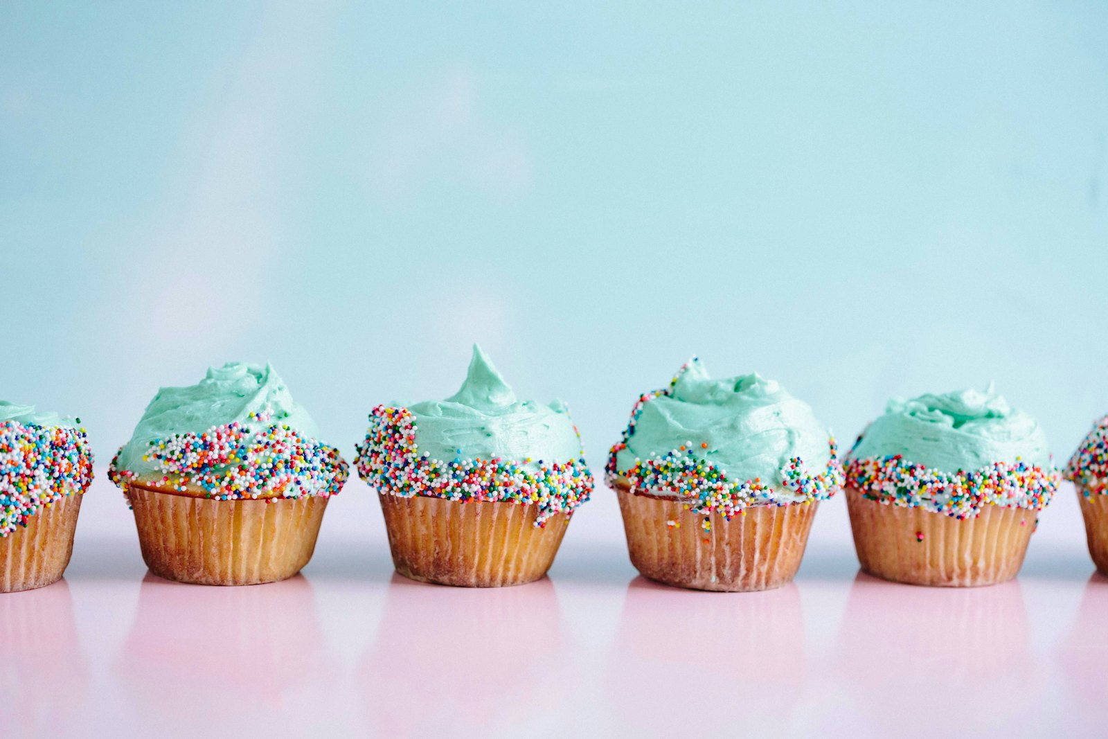 Mint frosted cupcakes